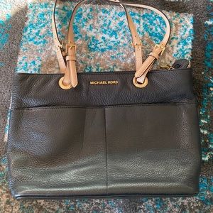 Bedford Med Top Zip Pocket Pebbled Leather Tote